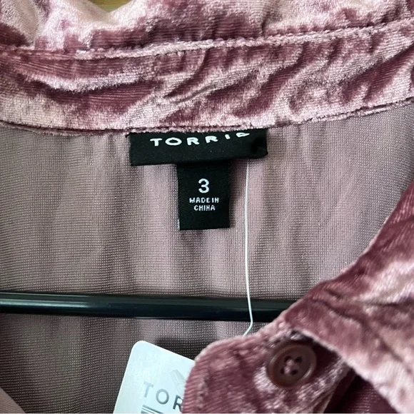 Torrid Velvet Button Down Shirt in Deep Burgundy 3X - Picture 2 of 7